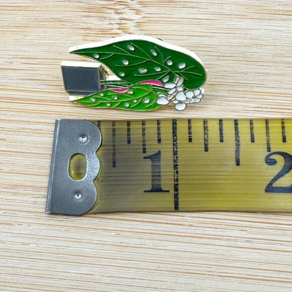Potted Plant Enamel Pin, Cute Houseplant Pin Badge, Plant Lover Gift - Picture 4 of 4